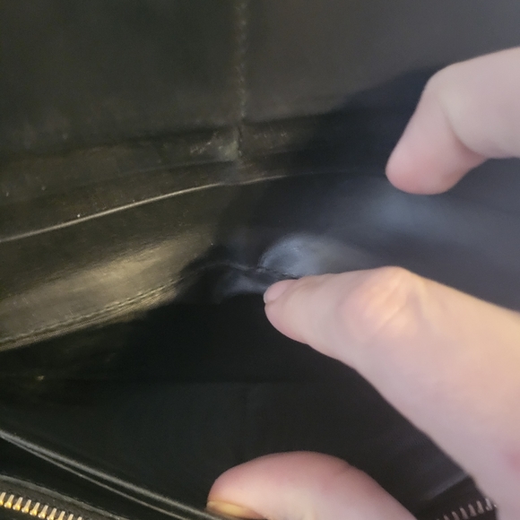 Authentic Prada Saffiano Wallet - Picture 6 of 11